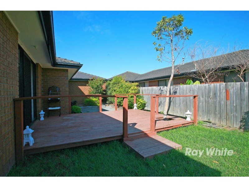 40 Trafalgar Way, Cranbourne East VIC 3977