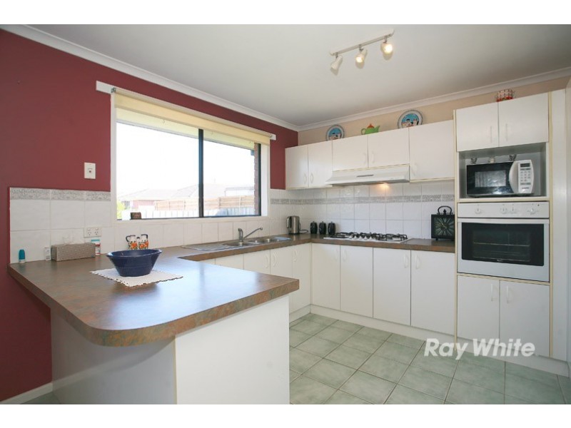 40 Trafalgar Way, Cranbourne East VIC 3977