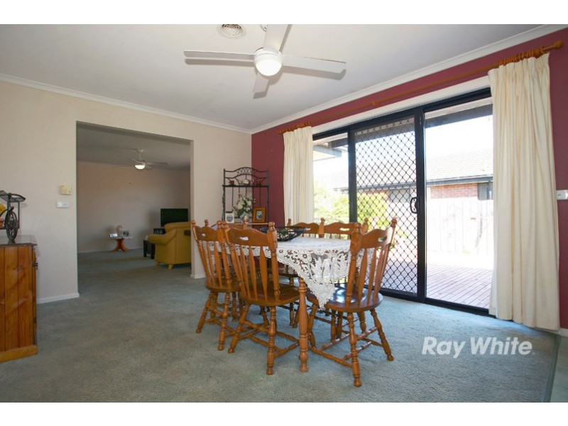 40 Trafalgar Way, Cranbourne East VIC 3977