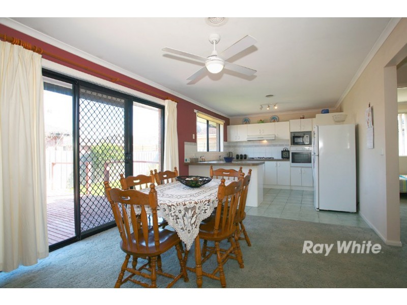 40 Trafalgar Way, Cranbourne East VIC 3977