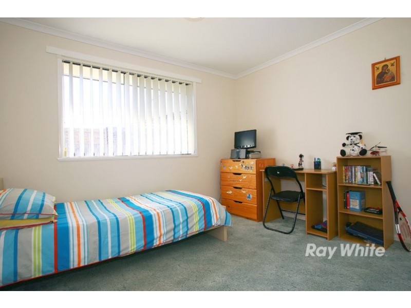 40 Trafalgar Way, Cranbourne East VIC 3977