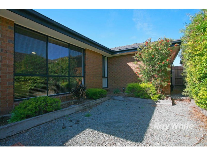 40 Trafalgar Way, Cranbourne East VIC 3977