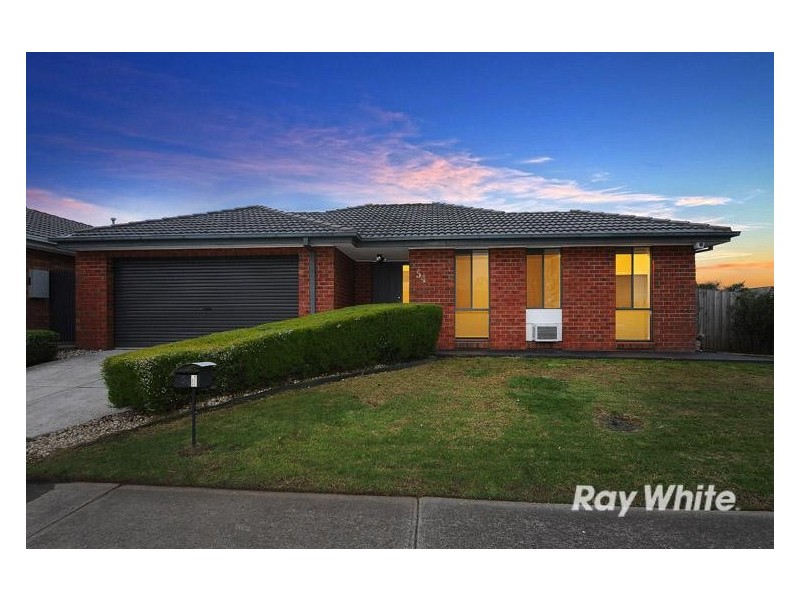 54 Trafalgar Way, Cranbourne East VIC 3977