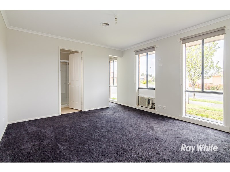 54 Trafalgar Way, Cranbourne East VIC 3977