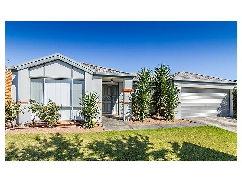 5 Weathertop Way, Cranbourne East VIC 3977