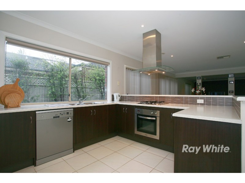 18 Weathertop Way, Cranbourne East VIC 3977