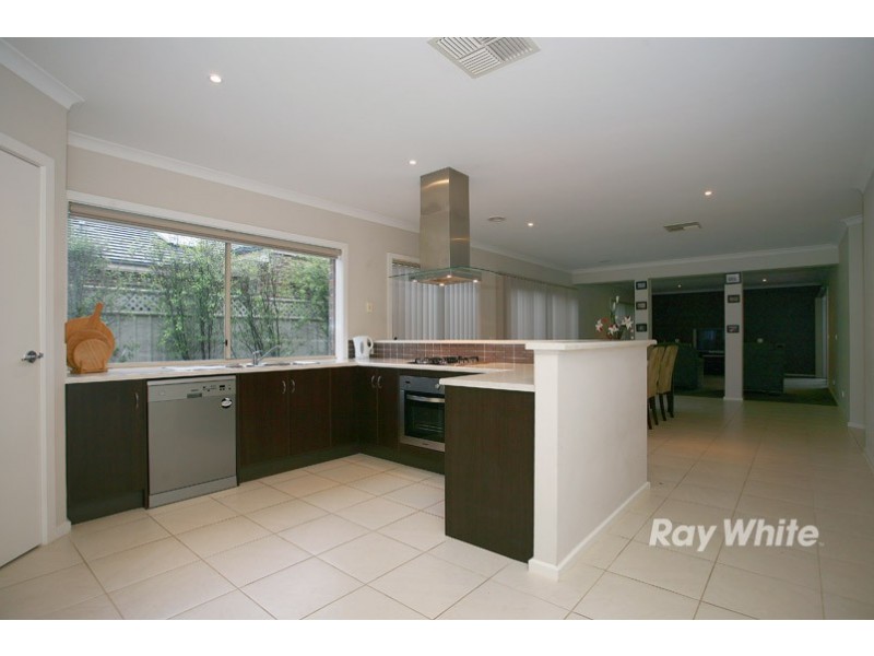 18 Weathertop Way, Cranbourne East VIC 3977