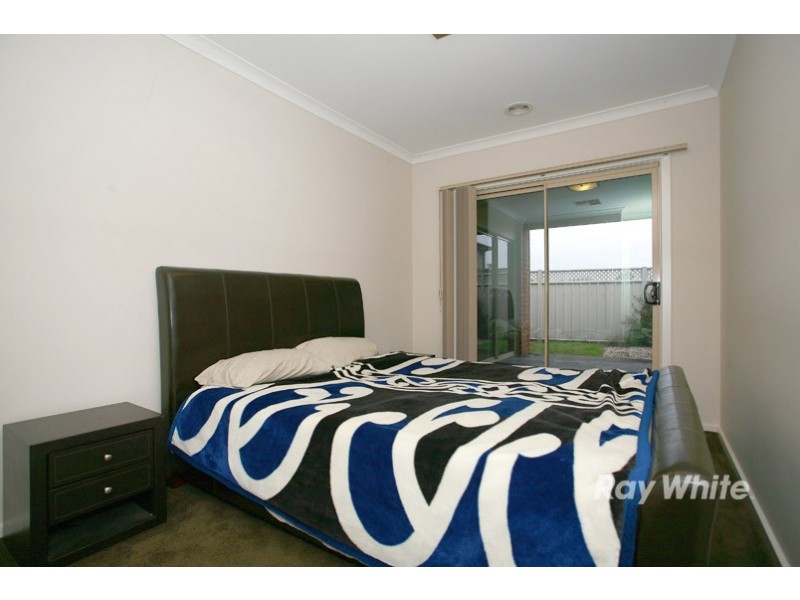 18 Weathertop Way, Cranbourne East VIC 3977