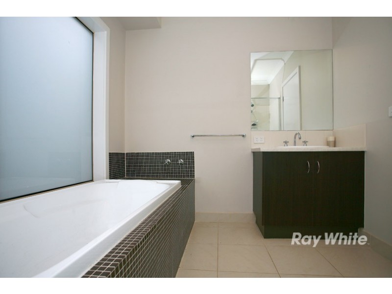 18 Weathertop Way, Cranbourne East VIC 3977