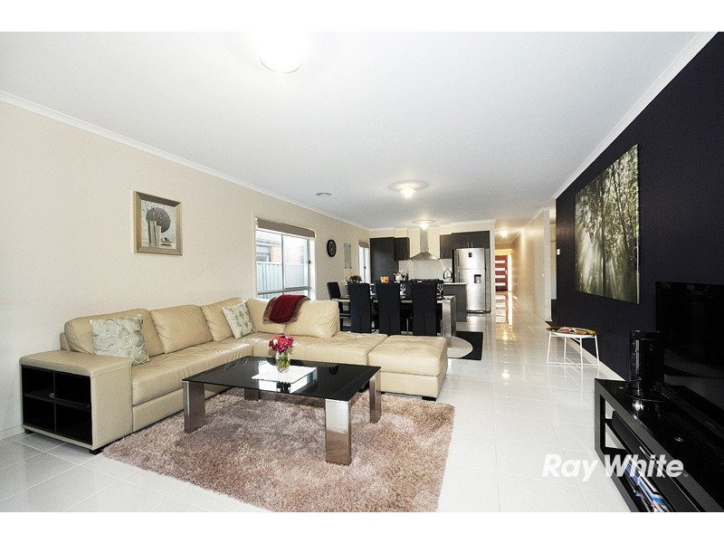 7 Woodsman Way, Cranbourne East VIC 3977