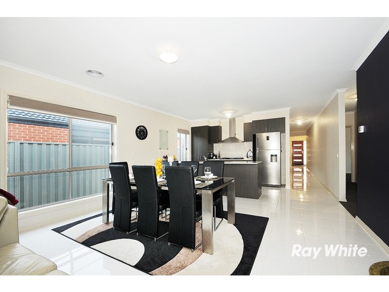7 Woodsman Way, Cranbourne East VIC 3977