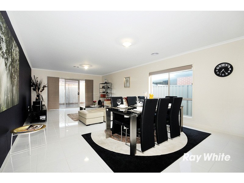 7 Woodsman Way, Cranbourne East VIC 3977