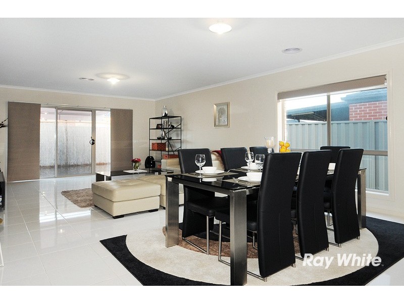 7 Woodsman Way, Cranbourne East VIC 3977