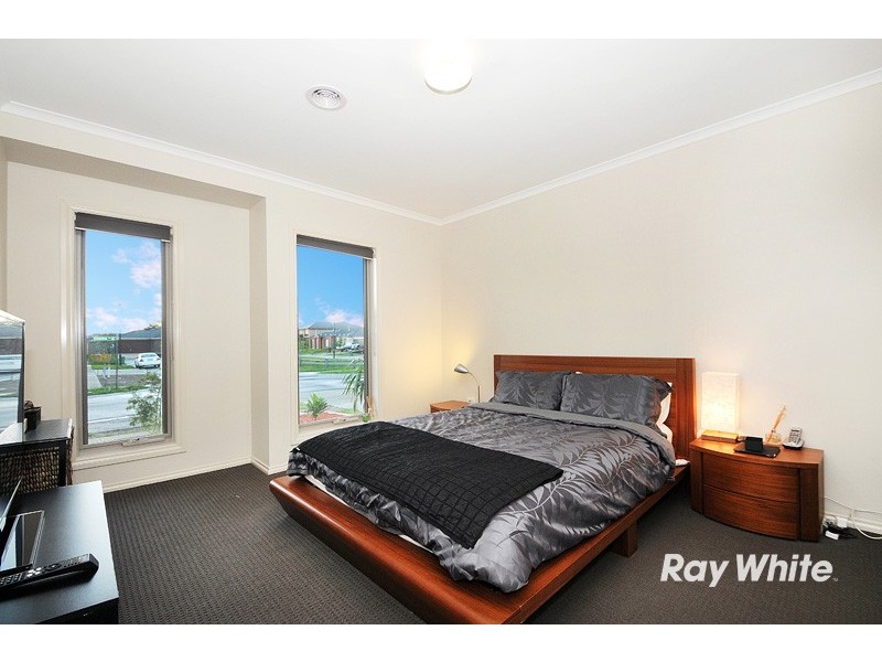 7 Woodsman Way, Cranbourne East VIC 3977