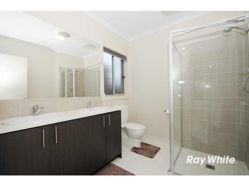 7 Woodsman Way, Cranbourne East VIC 3977