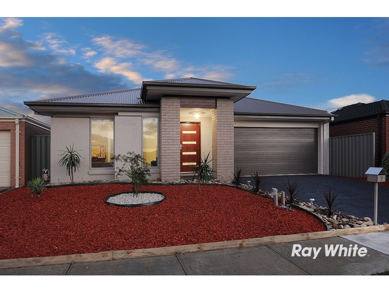 7 Woodsman Way, Cranbourne East VIC 3977