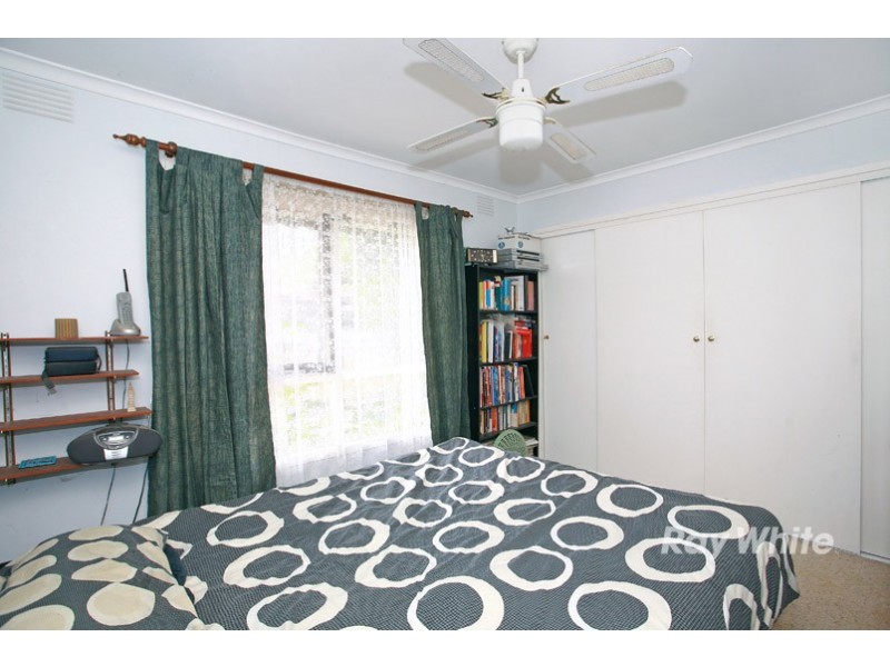 18 Fenfield Street, Cranbourne VIC 3977