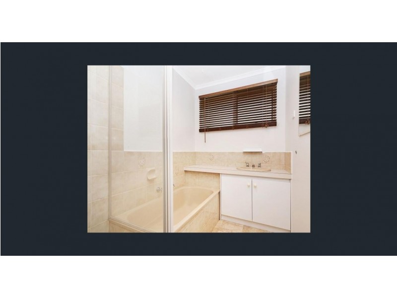 27 Wentworth Street, Cranbourne North VIC 3977