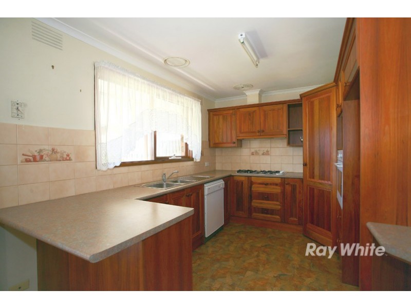 13 Marnebeck Court, Cranbourne VIC 3977