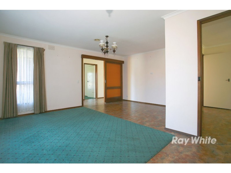 13 Marnebeck Court, Cranbourne VIC 3977