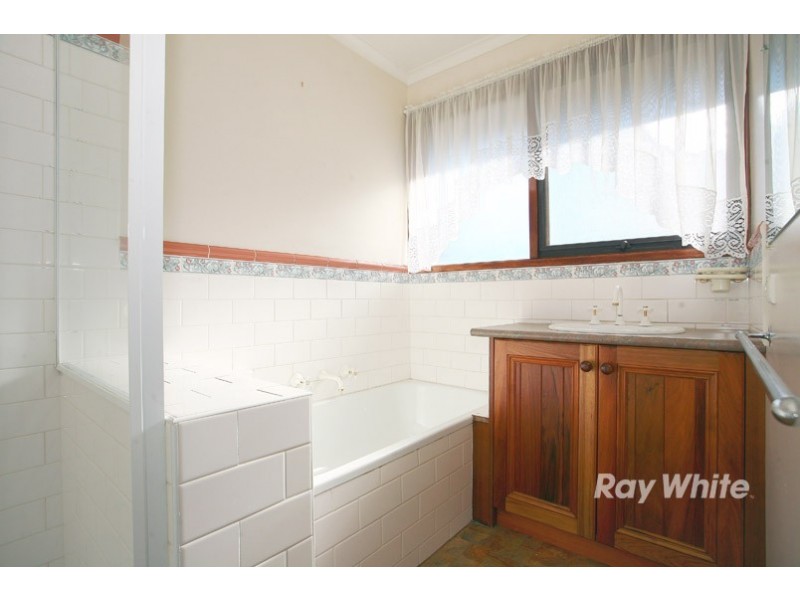 13 Marnebeck Court, Cranbourne VIC 3977