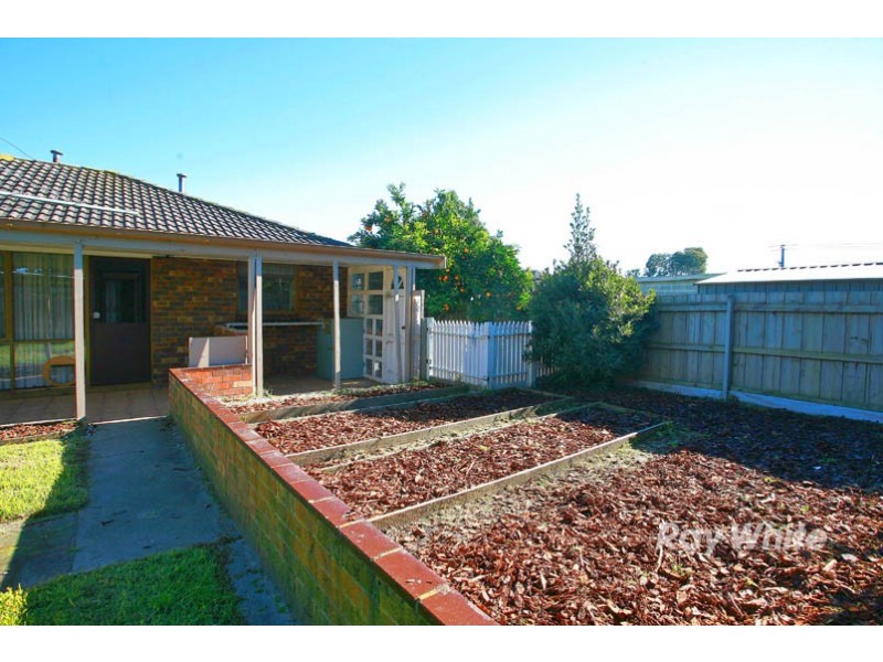 13 Marnebeck Court, Cranbourne VIC 3977