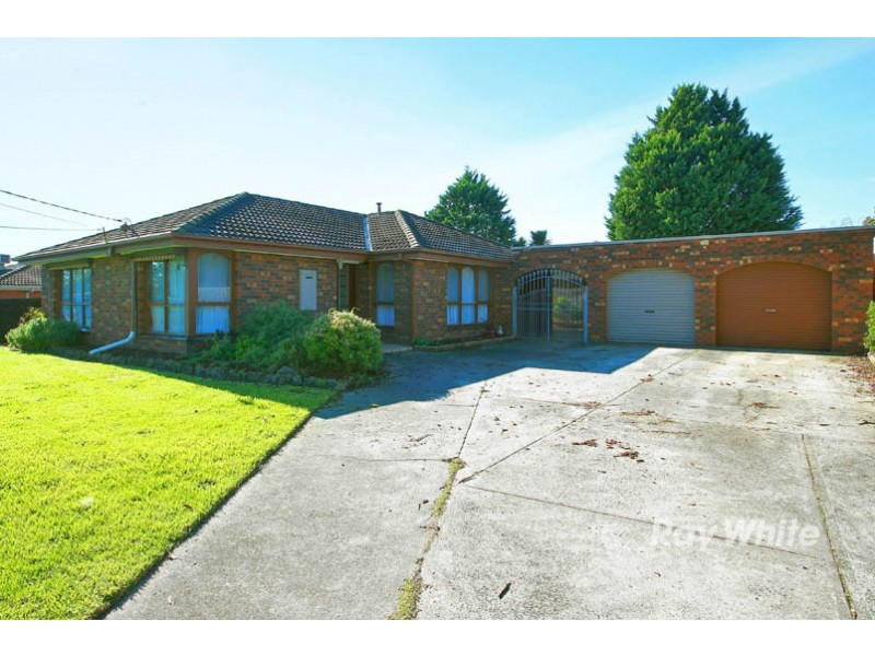 13 Marnebeck Court, Cranbourne VIC 3977