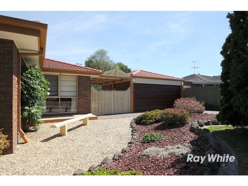 11 Glenbourne Road, Cranbourne VIC 3977