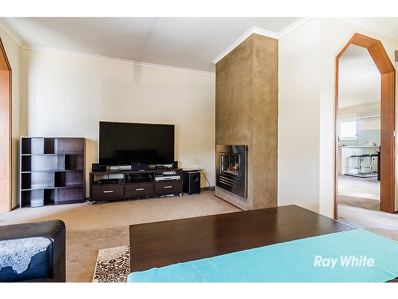 11 Glenbourne Road, Cranbourne VIC 3977