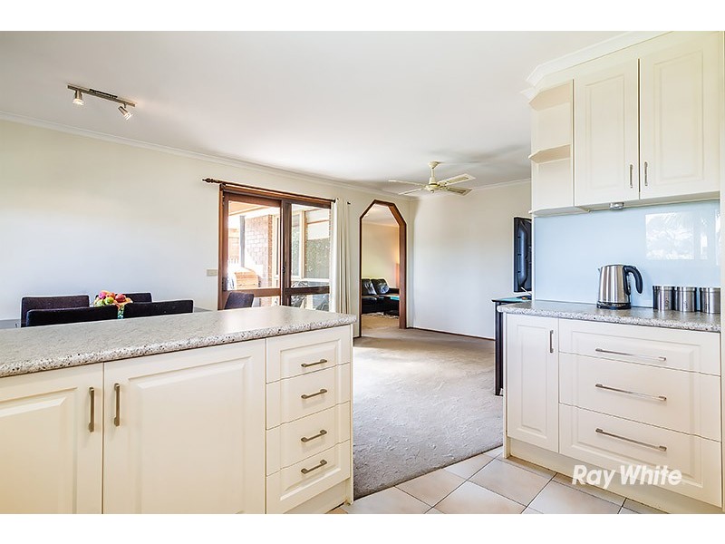 11 Glenbourne Road, Cranbourne VIC 3977