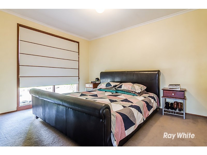 11 Glenbourne Road, Cranbourne VIC 3977