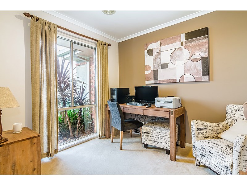 23 Gatehouse Parade, Cranbourne East VIC 3977