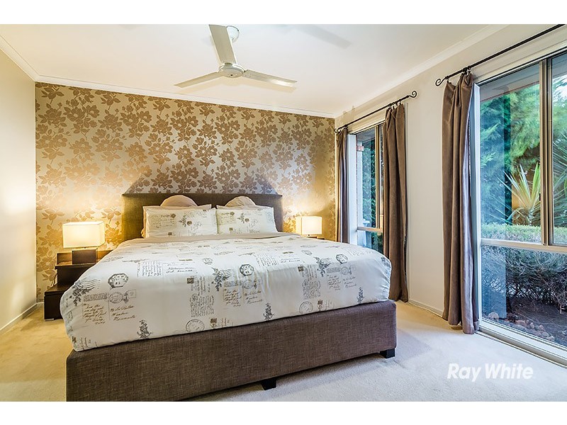 23 Gatehouse Parade, Cranbourne East VIC 3977