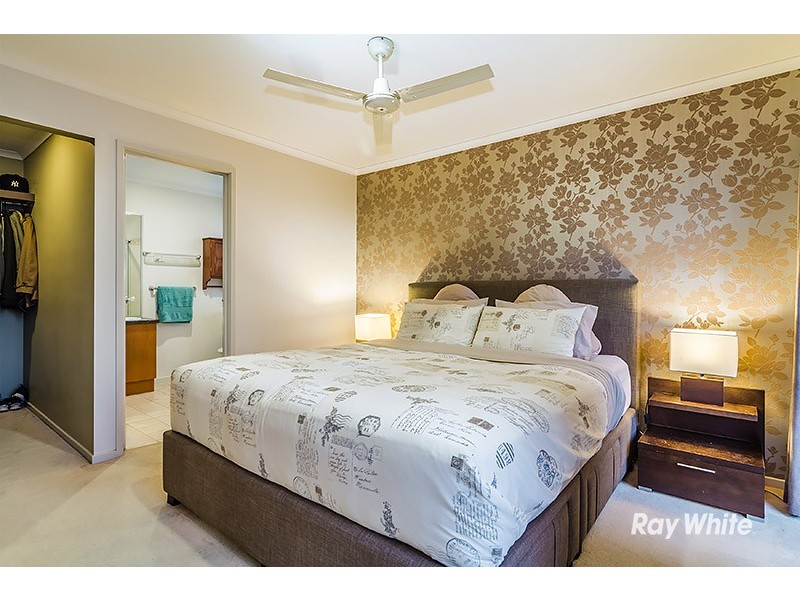 23 Gatehouse Parade, Cranbourne East VIC 3977