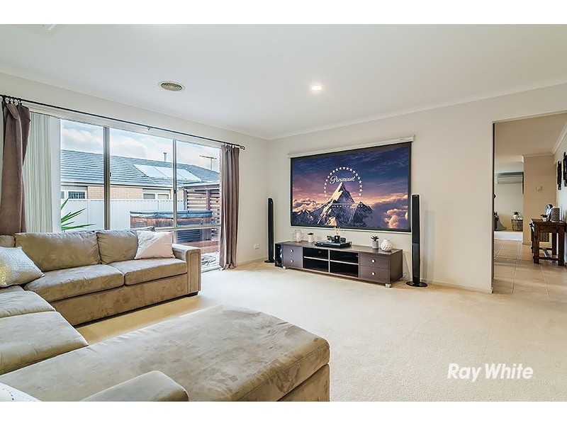 23 Gatehouse Parade, Cranbourne East VIC 3977