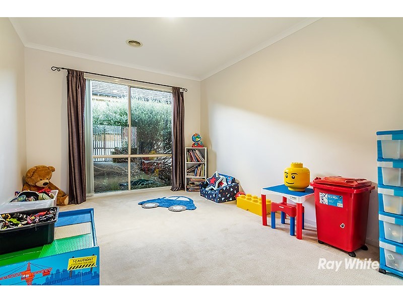 23 Gatehouse Parade, Cranbourne East VIC 3977