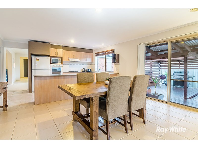 23 Gatehouse Parade, Cranbourne East VIC 3977
