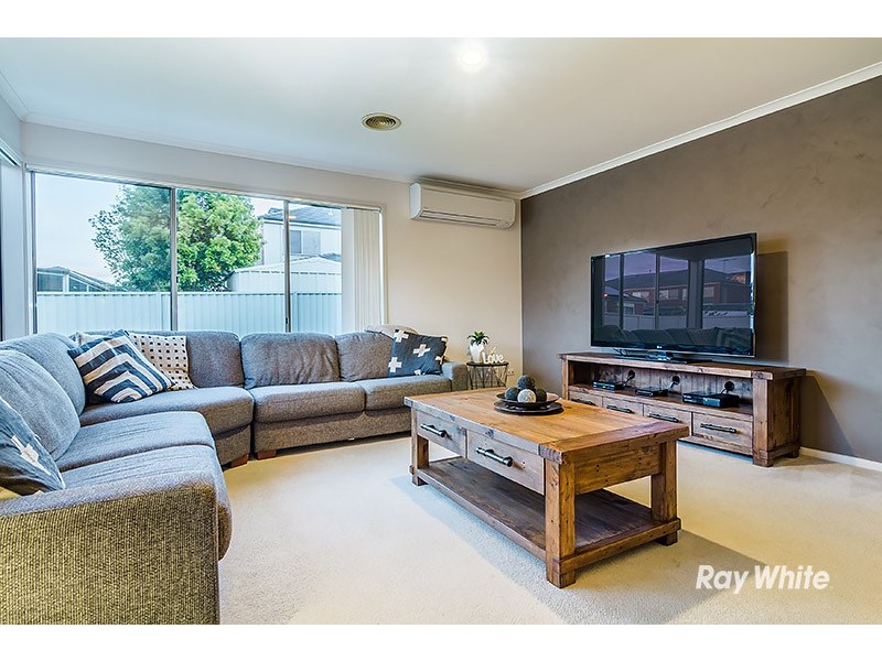 23 Gatehouse Parade, Cranbourne East VIC 3977