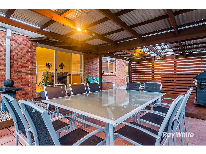 23 Gatehouse Parade, Cranbourne East VIC 3977