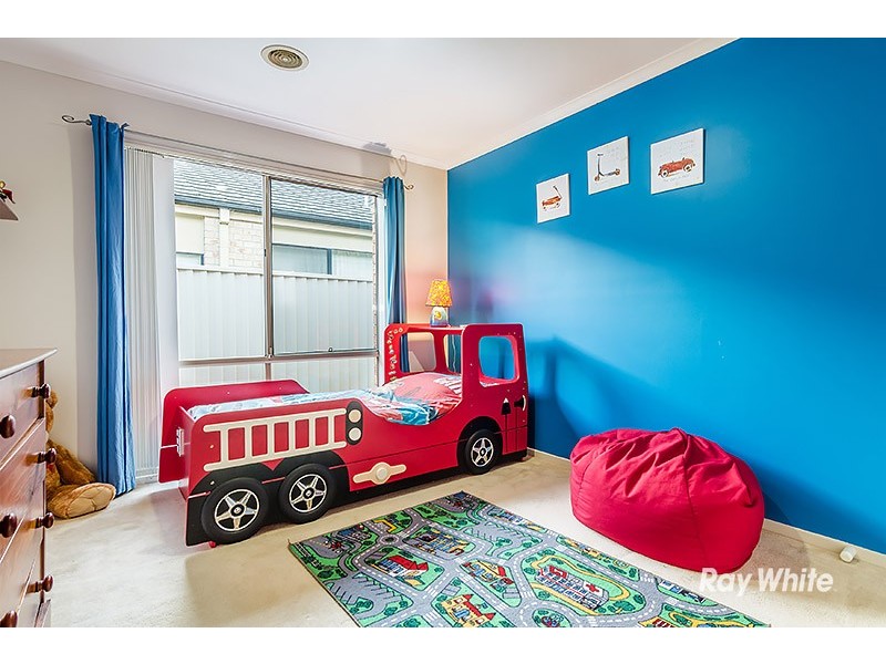 23 Gatehouse Parade, Cranbourne East VIC 3977