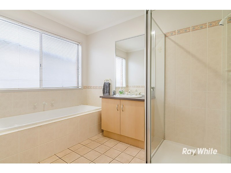 23 Gatehouse Parade, Cranbourne East VIC 3977