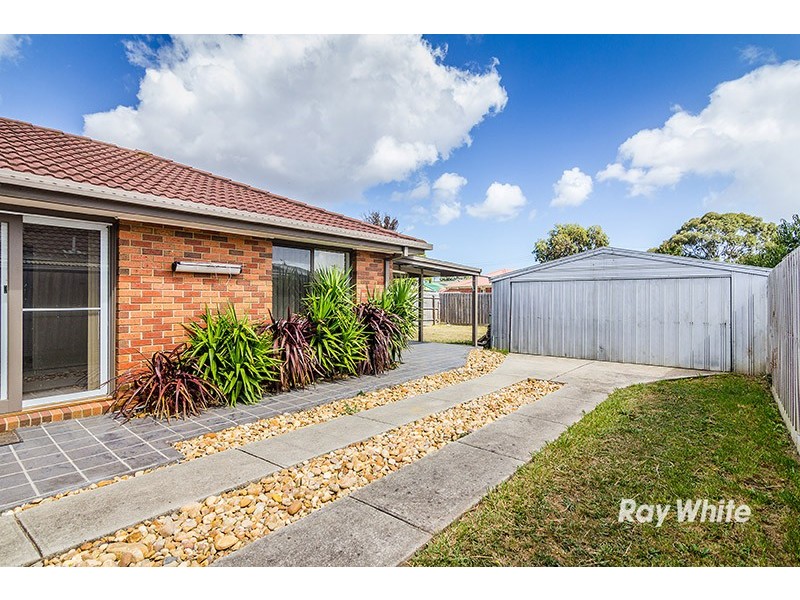 5 Jindalee Gardens, Cranbourne West VIC 3977