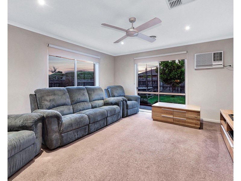 3 Seacombe Place, Cranbourne VIC 3977