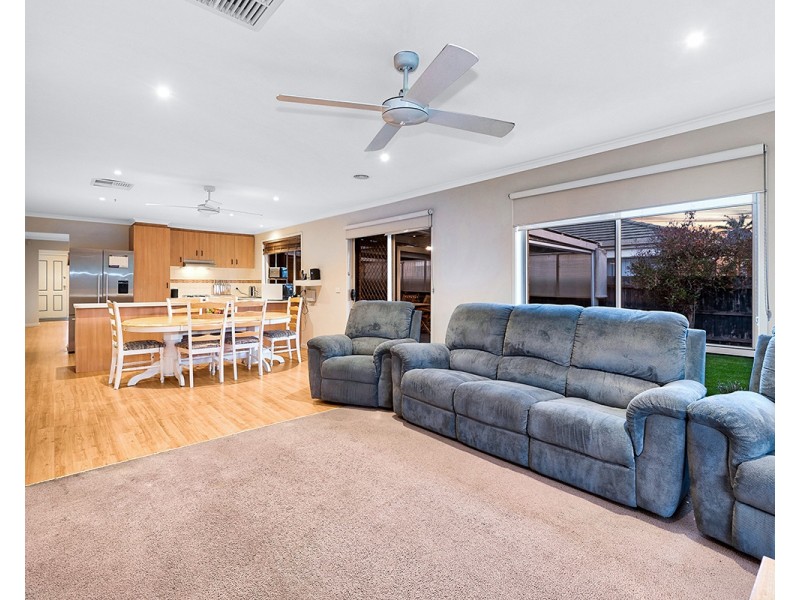 3 Seacombe Place, Cranbourne VIC 3977