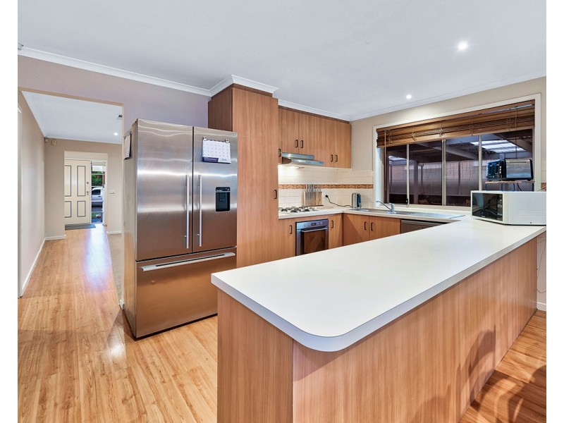 3 Seacombe Place, Cranbourne VIC 3977