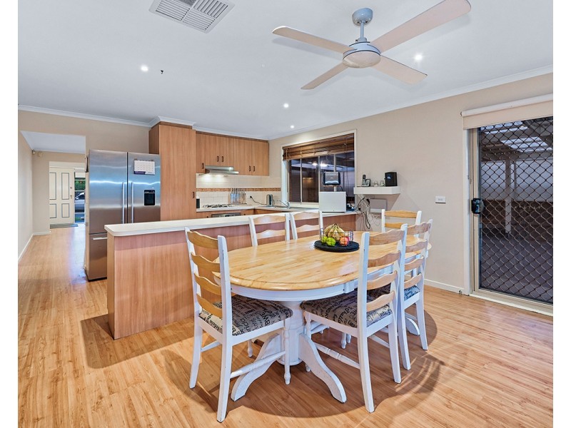 3 Seacombe Place, Cranbourne VIC 3977