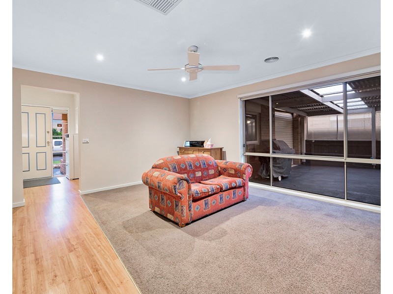 3 Seacombe Place, Cranbourne VIC 3977