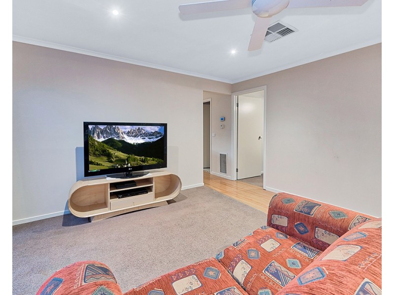 3 Seacombe Place, Cranbourne VIC 3977