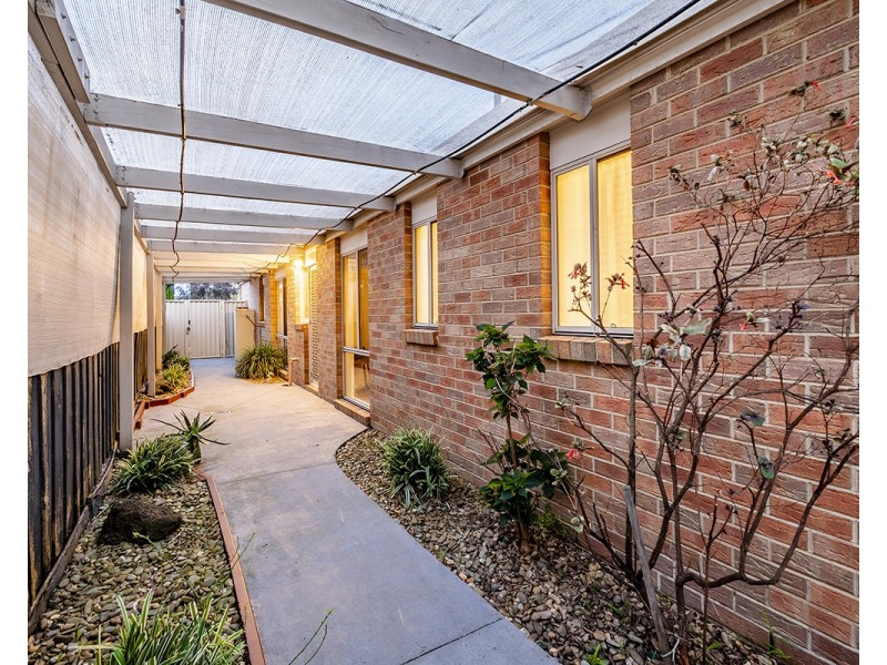 3 Seacombe Place, Cranbourne VIC 3977