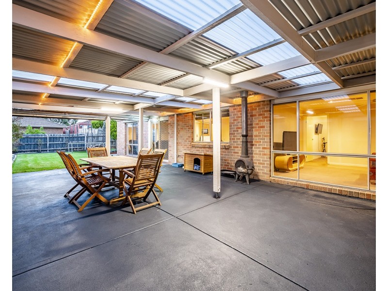 3 Seacombe Place, Cranbourne VIC 3977